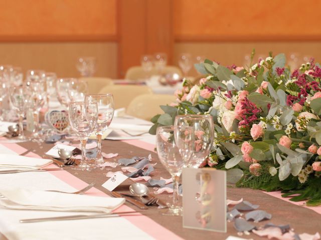 Le mariage de Dona et John à Pierrefitte-sur-Sauldre, Loir-et-Cher 27