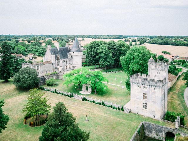 Le mariage de William et Katie à Crazannes, Charente Maritime 1