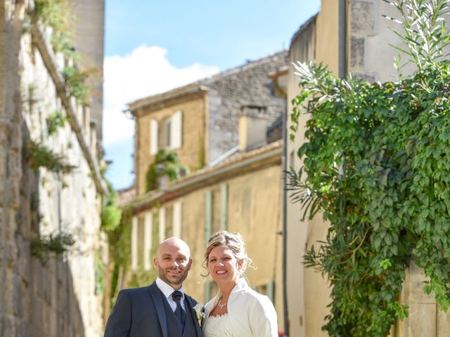 Le mariage de Stefano et Nelly à Grillon, Vaucluse 3