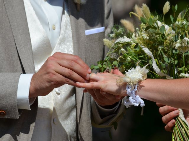 Le mariage de Julien et Mathilde à Gorron, Mayenne 9