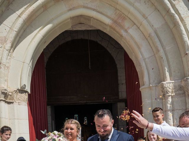 Le mariage de Jonathan et Gaëlle à Vendeuvre-du-Poitou, Vienne 9