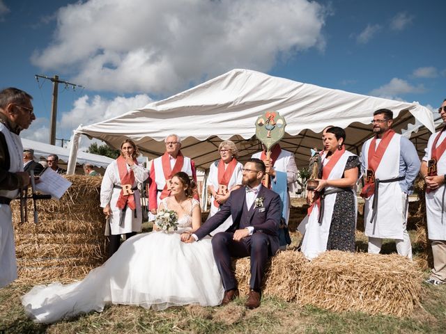 Le mariage de Julien et Marina à Brizambourg, Charente Maritime 32