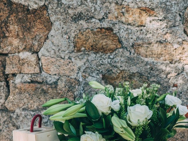 Le mariage de Mickaël et Amandine à Chambles, Loire 4