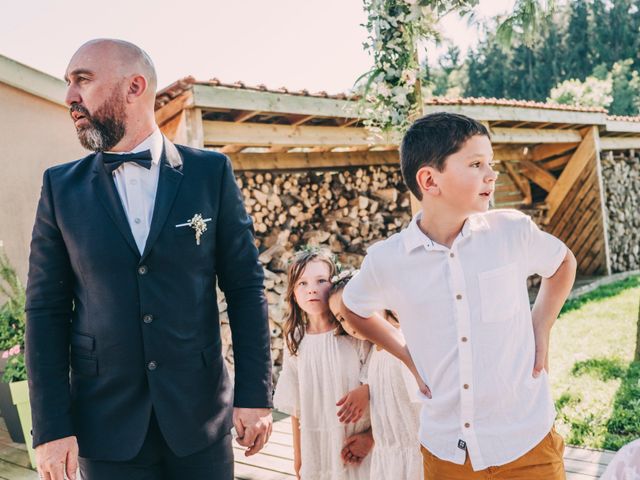 Le mariage de Mickaël et Amandine à Chambles, Loire 1