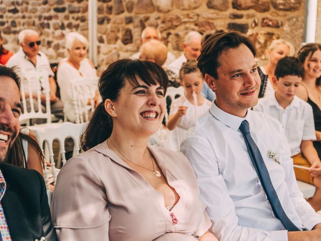 Le mariage de Mickaël et Amandine à Chambles, Loire 8