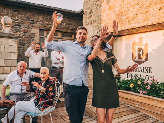 Le mariage de Mickaël et Amandine à Chambles, Loire 38