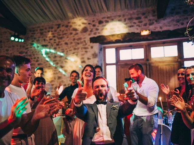 Le mariage de Mickaël et Amandine à Chambles, Loire 44