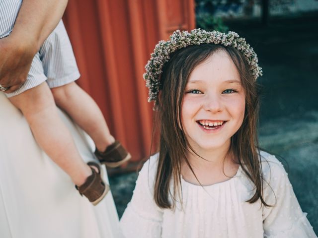 Le mariage de Mickaël et Amandine à Chambles, Loire 49