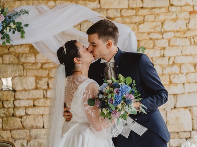 Le mariage de Julien et Alyssa à Nieul-lès-Saintes, Charente Maritime 19