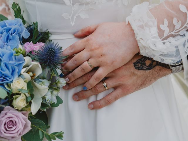 Le mariage de Julien et Alyssa à Nieul-lès-Saintes, Charente Maritime 21