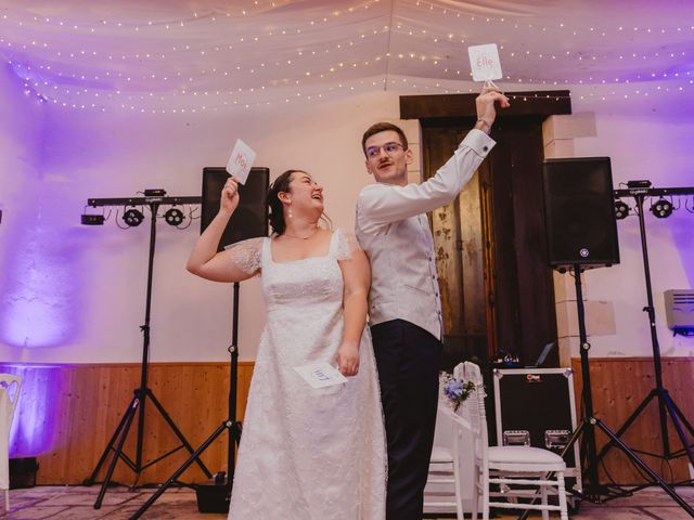 Le mariage de Julien et Alyssa à Nieul-lès-Saintes, Charente Maritime 33