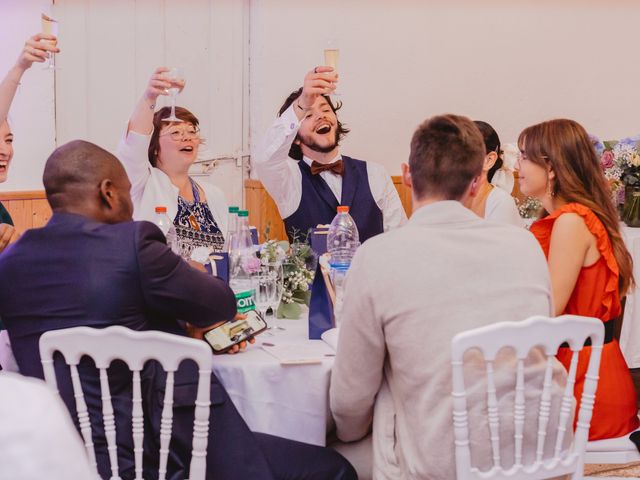 Le mariage de Julien et Alyssa à Nieul-lès-Saintes, Charente Maritime 36