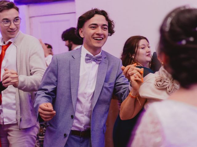 Le mariage de Julien et Alyssa à Nieul-lès-Saintes, Charente Maritime 37