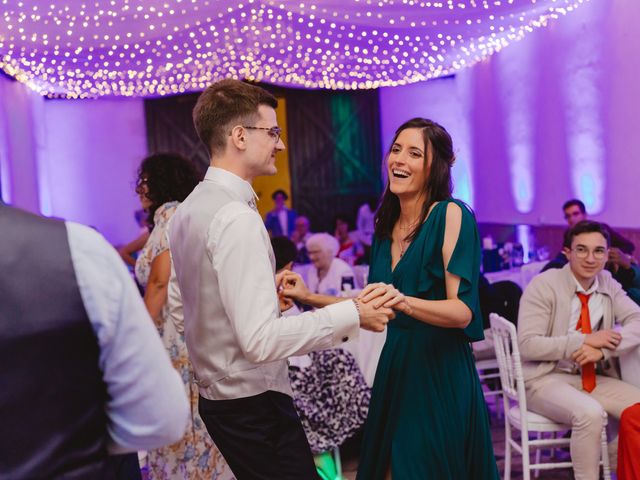Le mariage de Julien et Alyssa à Nieul-lès-Saintes, Charente Maritime 38
