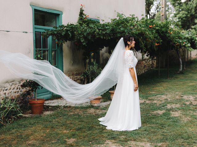 Le mariage de Thibault et Charlotte à Perreux, Loire 17