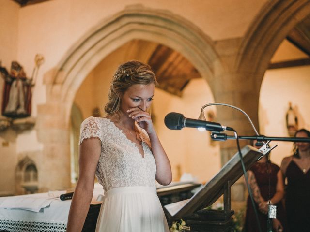 Le mariage de Adrien et Stéphanie à Concarneau, Finistère 54