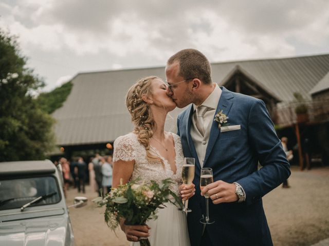 Le mariage de Adrien et Stéphanie à Concarneau, Finistère 81