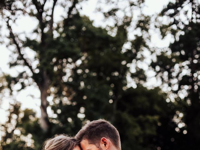 Le mariage de Florian et Marine à Thizy, Rhône 240