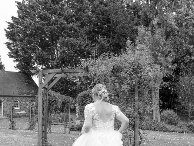 Le mariage de Anthony et Marie à Hébécrevon, Manche 9