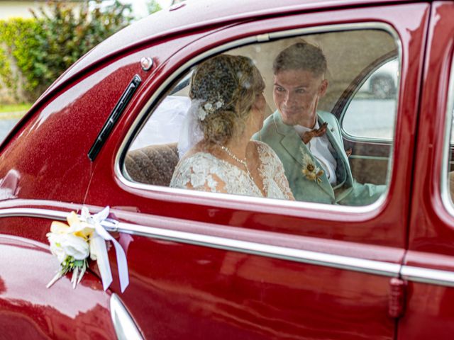 Le mariage de Anthony et Marie à Hébécrevon, Manche 13