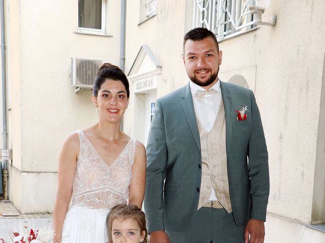 Le mariage de Clément et Charlotte à Sallertaine, Vendée 35