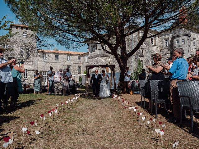 Le mariage de Alexandre et Cinthia à Saint-Sulpice-d&apos;Arnoult, Charente Maritime 41