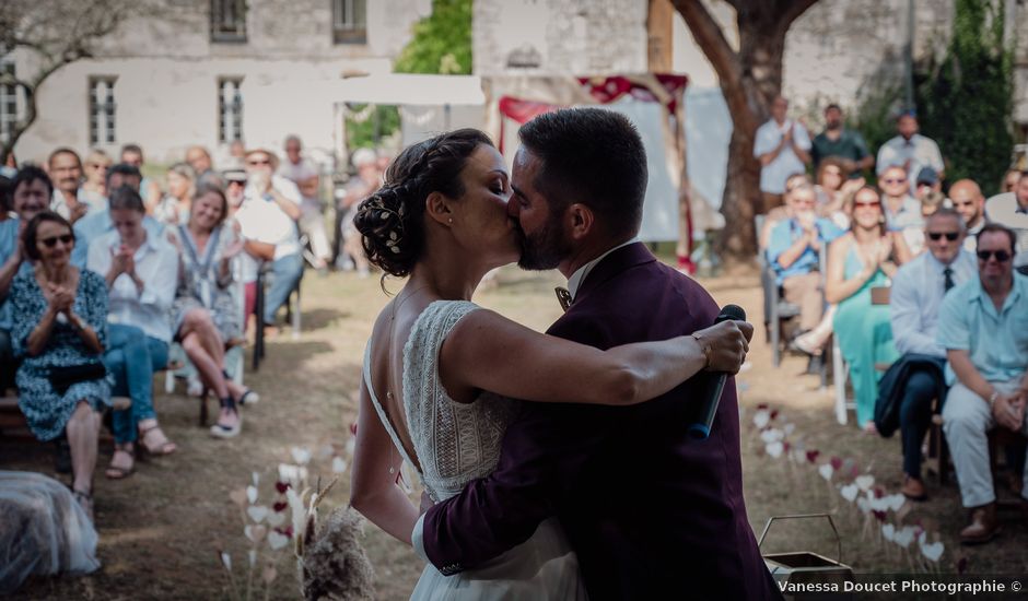 Le mariage de Alexandre et Cinthia à Saint-Sulpice-d'Arnoult, Charente Maritime