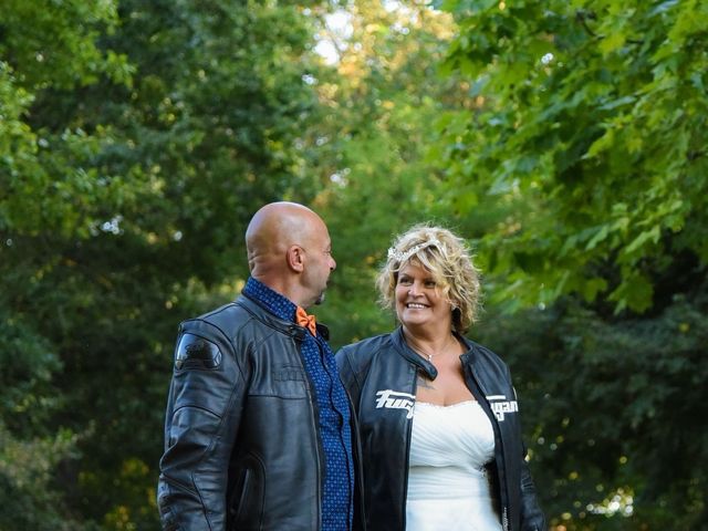 Le mariage de Stéphane  et Isabelle  à Bonny-sur-Loire, Loiret 10