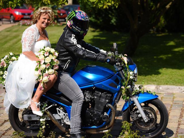 Le mariage de Stéphane  et Isabelle  à Bonny-sur-Loire, Loiret 13