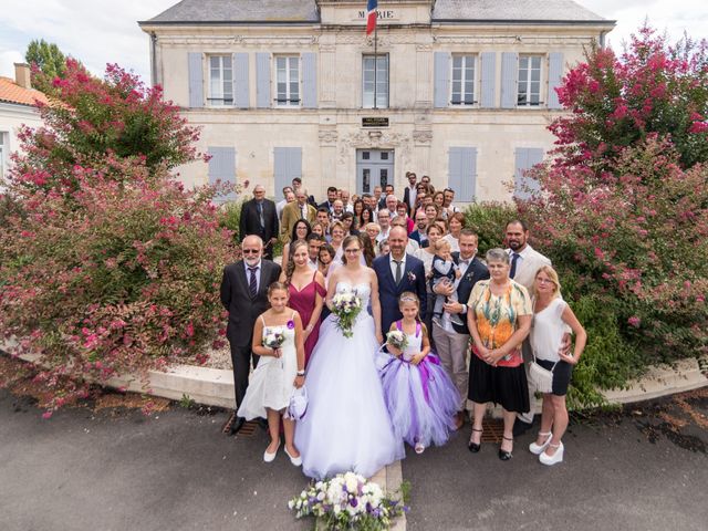 Le mariage de Alexandre et Emeline à Saint-Laurent-de-la-Prée, Charente Maritime 41
