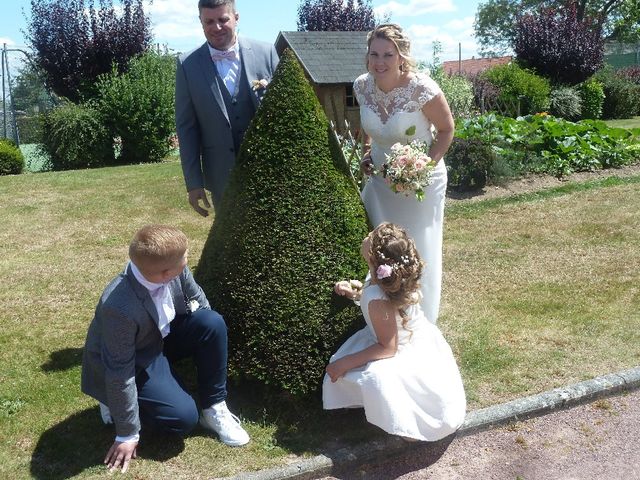 Le mariage de Anthony et Laëtitia  à Corneville-sur-Risle, Eure 1