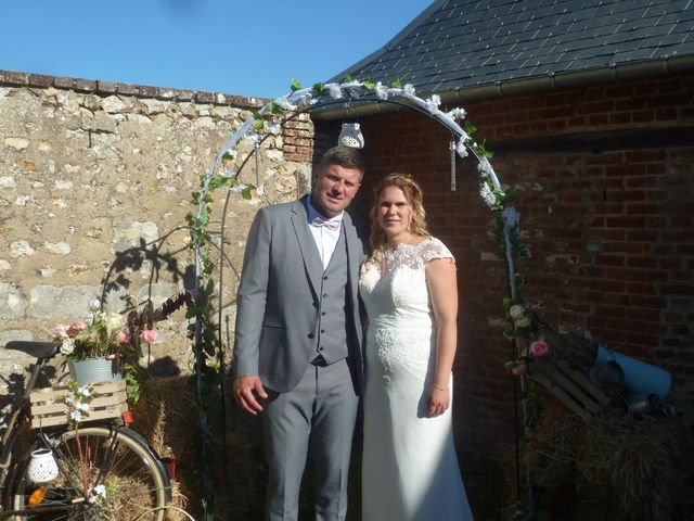 Le mariage de Anthony et Laëtitia  à Corneville-sur-Risle, Eure 4