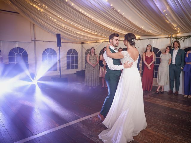Le mariage de Simon et Clémentine à Tuffé, Sarthe 311