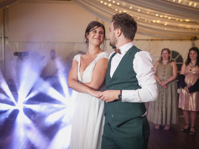 Le mariage de Simon et Clémentine à Tuffé, Sarthe 312
