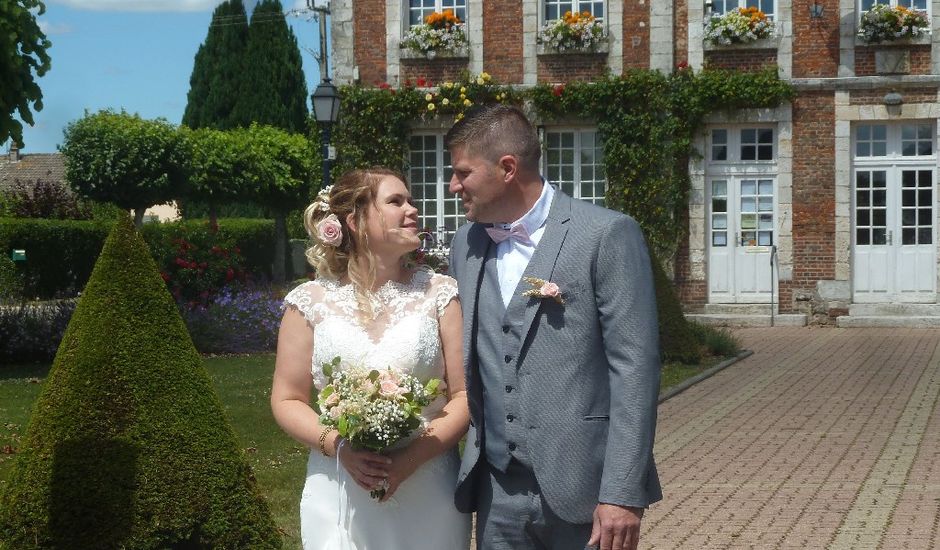 Le mariage de Anthony et Laëtitia  à Corneville-sur-Risle, Eure