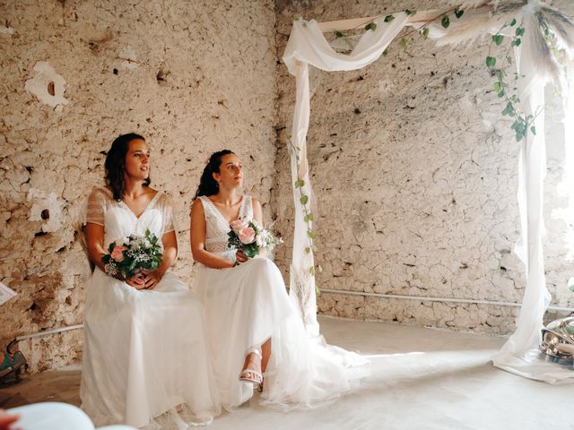 Le mariage de Sarah et Marie à Lauris, Vaucluse 17