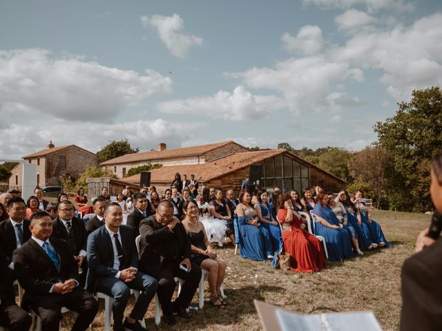 Le mariage de Anthony et Hélène à Tiffauges, Vendée 21