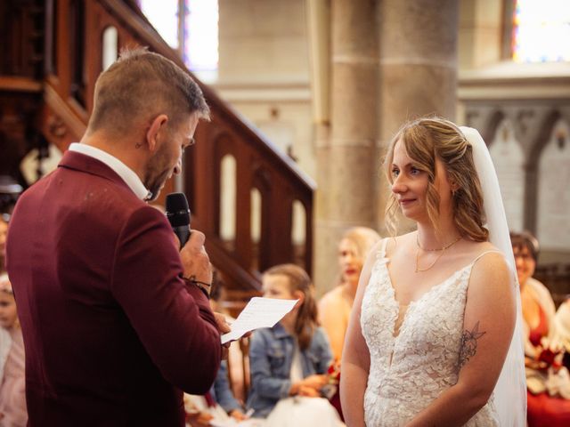 Le mariage de Sébastien et Aurélie à Saint-James, Manche 12