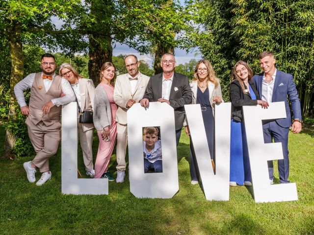 Le mariage de Sébastien et Aurélie à Saint-James, Manche 15