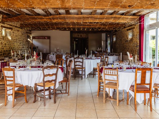 Le mariage de Sébastien et Aurélie à Saint-James, Manche 16