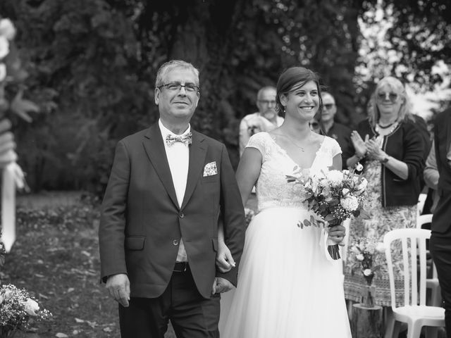 Le mariage de Simon et Clémentine à Tuffé, Sarthe 19