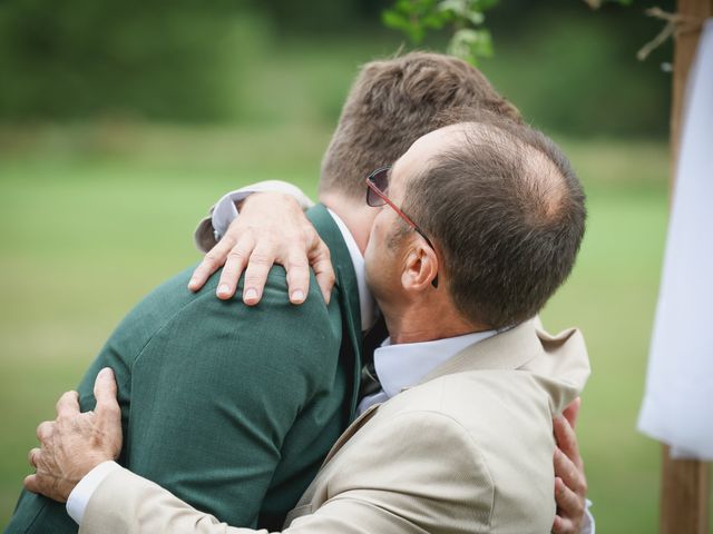 Le mariage de Simon et Clémentine à Tuffé, Sarthe 49
