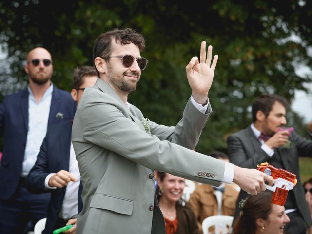 Le mariage de Simon et Clémentine à Tuffé, Sarthe 57