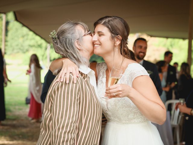 Le mariage de Simon et Clémentine à Tuffé, Sarthe 74