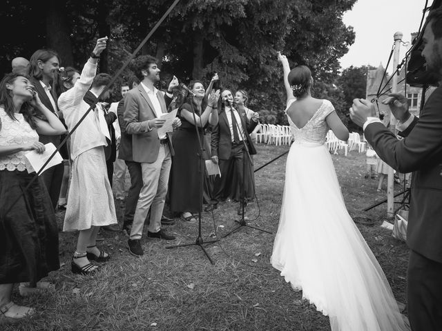 Le mariage de Simon et Clémentine à Tuffé, Sarthe 82