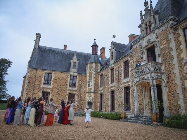 Le mariage de Simon et Clémentine à Tuffé, Sarthe 84