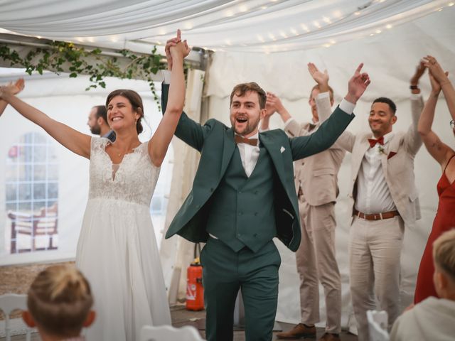 Le mariage de Simon et Clémentine à Tuffé, Sarthe 90