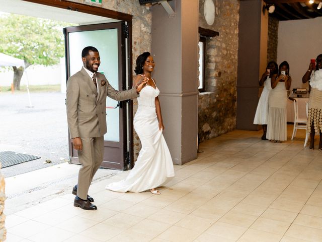 Le mariage de Phinees et Monica à Moissy-Cramayel, Seine-et-Marne 28
