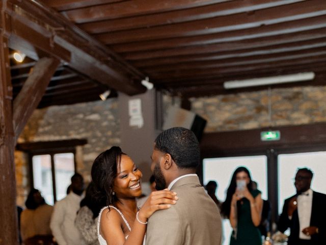 Le mariage de Phinees et Monica à Moissy-Cramayel, Seine-et-Marne 29