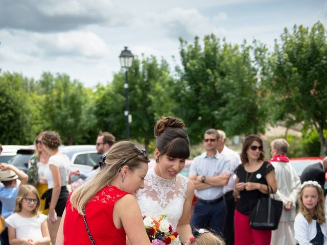 Le mariage de Damien et Laure à Mirambeau, Charente Maritime 24